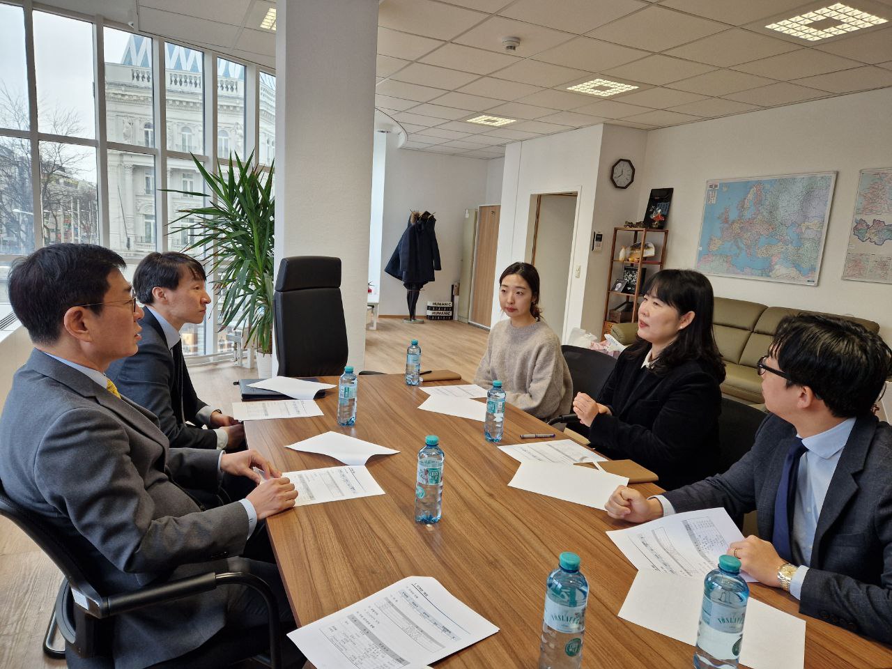 함상욱 대사, KOTRA 빈무역관 방문